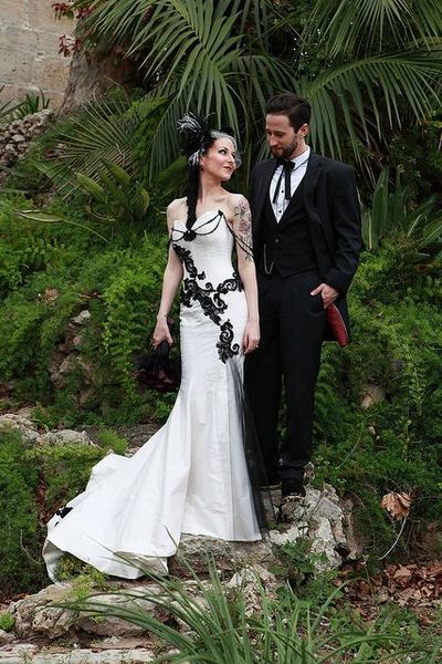 Vintage Gothic Black and White Wedding Dresses Mermaid Appliques Bridal Gowns,363