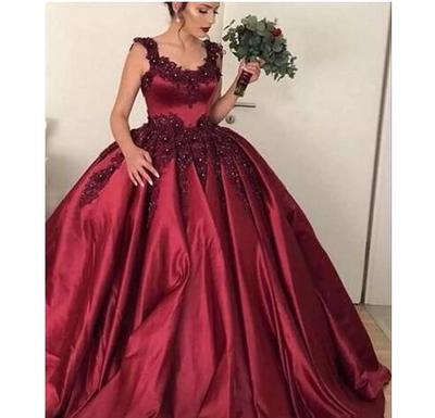 Burgundy Ball Gown Quinceanera Dresses Scoop Lace Appliques Beaded Sweet 16 Puffy Custom Prom Evening Pageant Gowns Wear