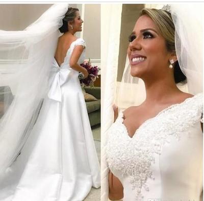Elegant Plus Size A Line Lace Wedding Dresses Applique Deep V Neck Backless Satin Floor Length Wedding Dress Bridal Gowns Vestidos