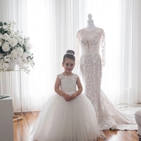 A-Line Round Neck White Tulle Flower Girl Dresses with Bow - Thumbnail 1