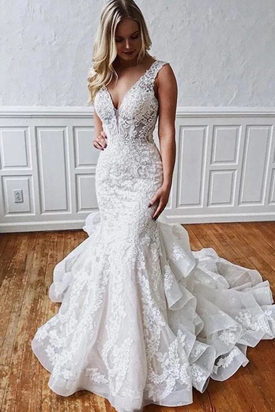 Gorgeous Mermaid V Neck White Sleeveless Tulle Wedding Dresses with Appliques
