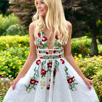 A-line short lace homecoming dress with appliques, sleeveless v neck short prom dress  - Thumbnail 4