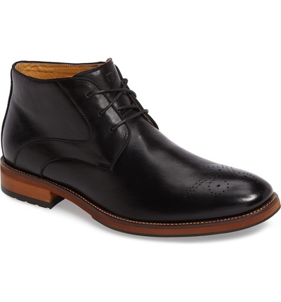 Handmade Men’s Black charming chukka boot features sleek full-grain leather and a cushioned footbed