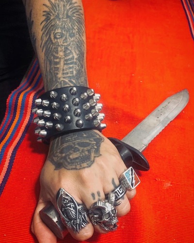 4-3-4 Short British Stud Cuff