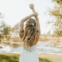 Elegant Tulle V-Neck Appliqued Spaghetti Straps Mermaid Sleeveless Chapel Train Wedding Dresses - Thumbnail 4