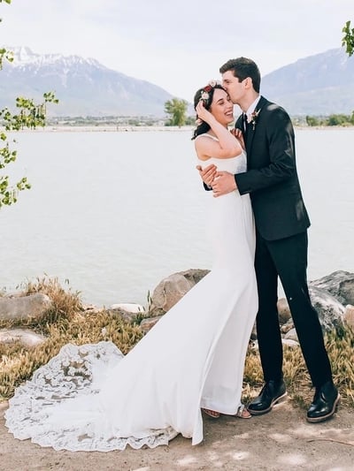 Simple Lace Mermaid Shortsleeves Chapel Train Wedding Dresses