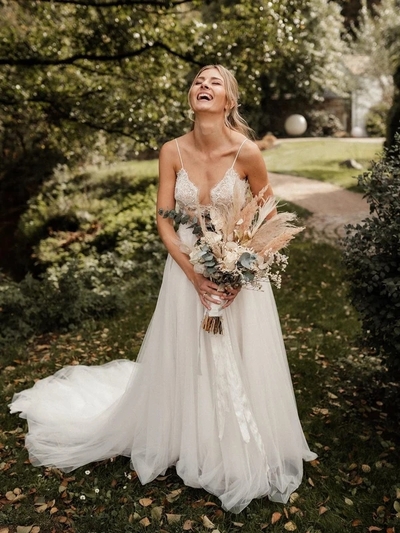 Modest A-Line V Neck Spaghetti Straps Tulle Lace Wedding Dresses with Train