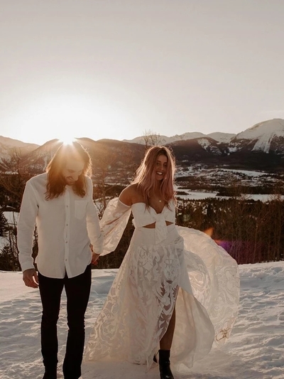 Tulle A-Line 2 Pieces Strapless Wedding Dresses A-line V-Neck Bridal Gowns