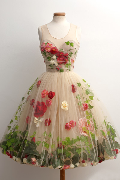 Vintage Style A-Line Scoop Knee-Length Champagne Homecoming Dress with Red Flowers,38