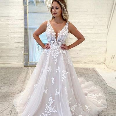 Gorgeous ball gown v neck white wedding dresses with appliques - Thumbnail 3