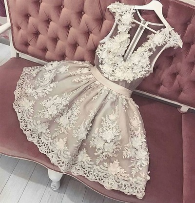 Deep V Neck Short Homecoming Dresses with Appliques