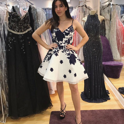 Spaghetti Straps Short Homecoming Dresses with Appliques