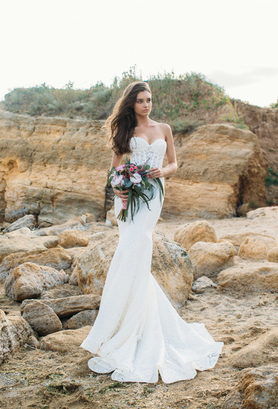 Beautiful Mermaid Sweetheart White Lace Wedding Dresses with Train