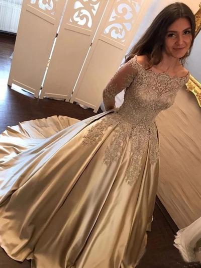 SP1026,Luxury Gold Off the Shoulder Prom Dresses,Princess Long Sleeves Quinceanera Gown