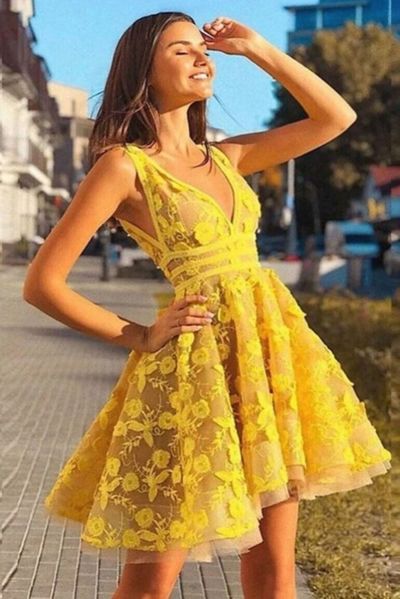 SP1062,A-Line V-Neck Yellow Party Dress with Appliques Short Homecoming Dress