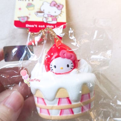 *rare* sanrio hk strawberry cream cake (licensed) - Thumbnail 1