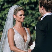 Sparkly Ball Gown V Neck White Sequins Wedding Dresses - Thumbnail 2