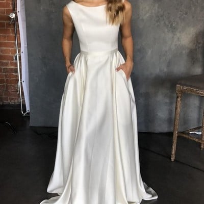 A-line satin sleeveless bridal dress with pockets - Thumbnail 3