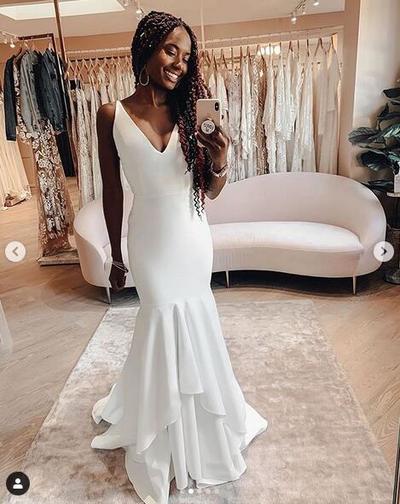 Chic Mermaid V Neck White Satin Wedding Dresses with Train