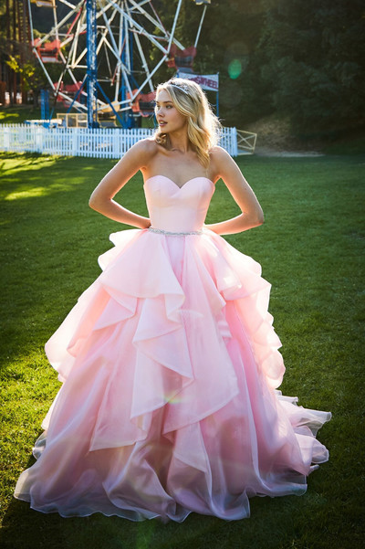 SP1365,Pink Organza Strapless Ball Gown,Sweetheart Prom Dresses,Beaded Belt Evening Party Gown