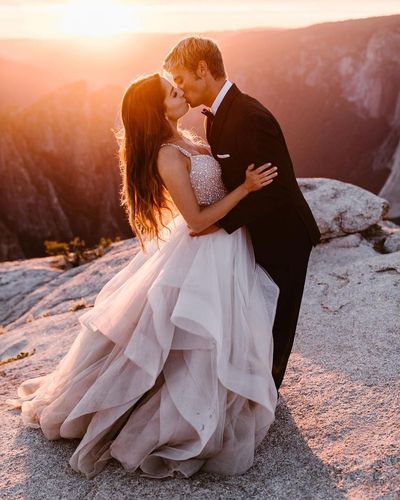 Elegant Ball Gown V Neck Beaded Tulle Wedding Dresses