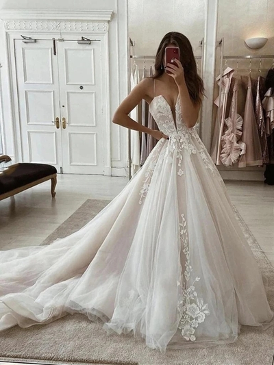 Charming Ball Gown V Neck Ivory Tulle Lace Wedding Dresses