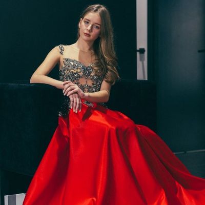 New Arrival Red Satin Beaded Long Prom Dresses 2021