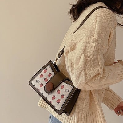 Vintage strawberry/cat printed shoulder bag - Thumbnail 4