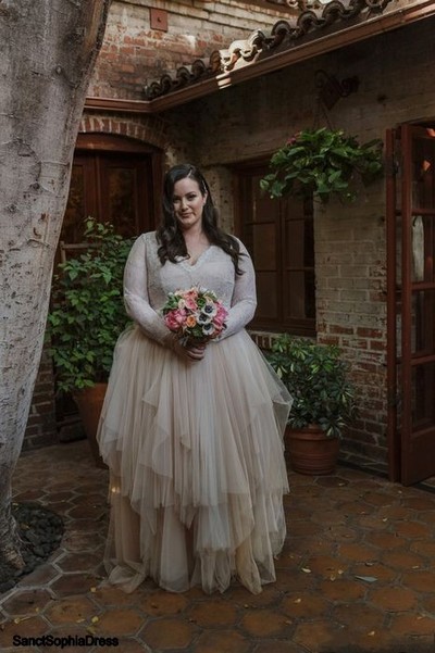 Long Sleeve Lace and Tulle Plus Size Wedding Dress,272