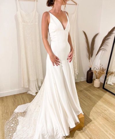 Chic Sheath V Neck Heavy Satin Long Wedding Dresses with Lace
