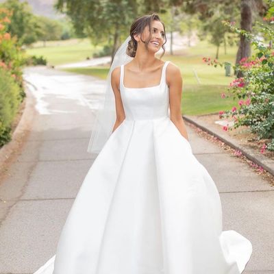Fashion & elegant ball gown scoop neck satin wedding dresses with pockets - Thumbnail 1