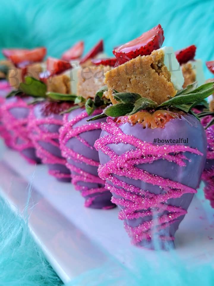 Standing Strawberries & Cheesecake Bites