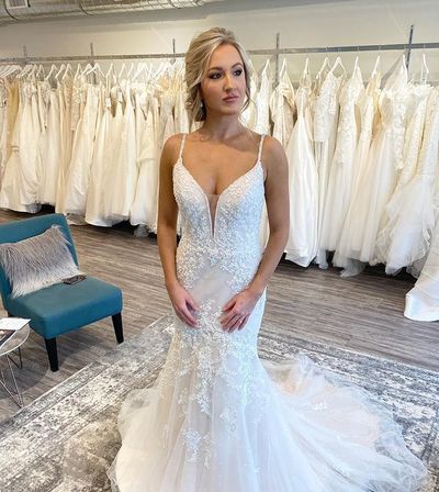 Elegant Mermaid V Neck Straps Lace Wedding Dresses with Beading