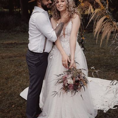 Exquisite a-line v neck tulle wedding dresses with appliques - Thumbnail 3