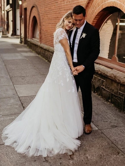 SP1487,Elegant A-Line Short Sleeve Open Back Tulle Lace Wedding Dresses