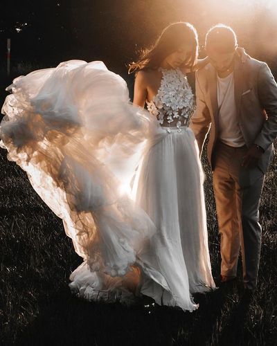 Exquisite A-Line Halter Lace Tulle Wedding Dresses