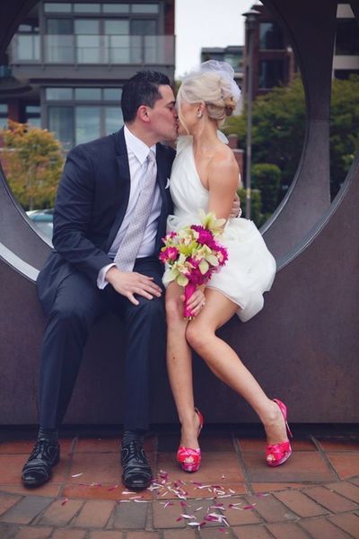 Classic Mini Short Wedding Dress, One Shoulder Short Wedding Dresses, Ruffle organza Bridal Dress,549