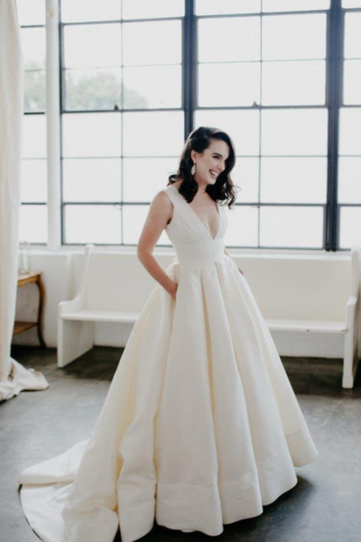 Mermaid A line V Neck Stain Wedding Dress