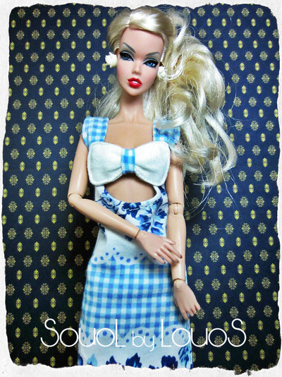 Blue garden gate - innocent desire