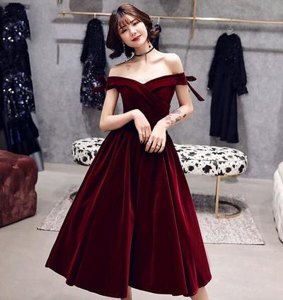 Beauty v neck burgundy velvet short homecoming dress