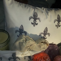 Personal Home Spa Kit in hand stamped Fleur De Lis design - Thumbnail 1