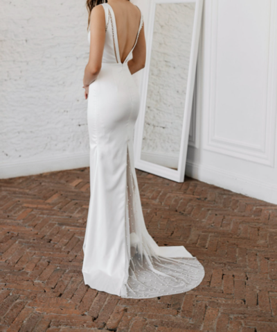 Elegant Mermaid Satin V Neck Wedding Dresses with Pearl Beading,659