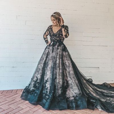 Elegant Ball Gown Long Sleeves Blacke Lace Wedding Dresses