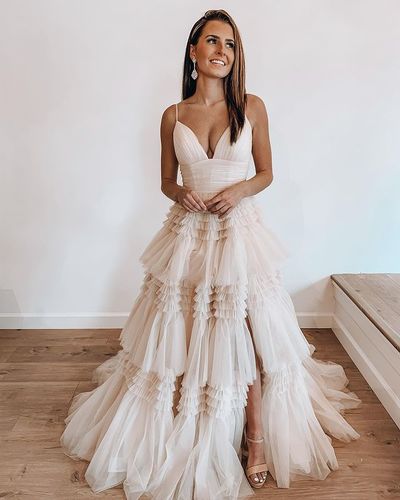 Ball Gown V Neck Straps Ivory / Light Champagne Tulle Prom Dresses