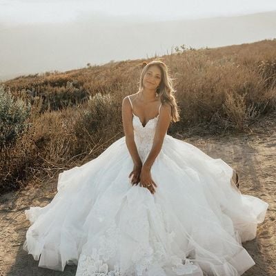 Sweet ball gown v neck straps white tulle wedding dresses with appliques - Thumbnail 2