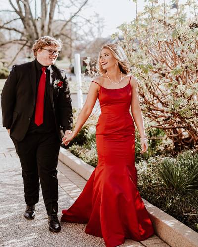 Simple Mermaid Scoop Neck Red Satin Long Prom Dresses Evening Dresses