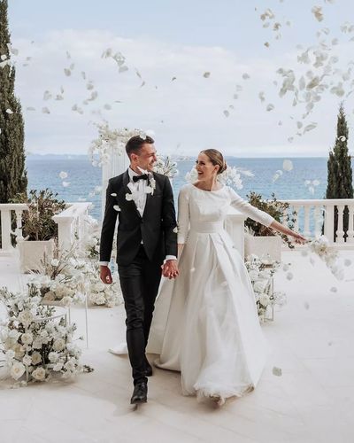 Elegant Ball Gown Long Sleeve Satin Wedding Dresses with Pockets