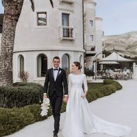 Elegant Ball Gown Long Sleeve Satin Wedding Dresses with Pockets - Thumbnail 2