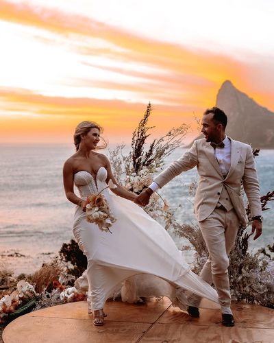 Fairy A-Line Sweetheart White Wedding Dresses with Lace Appliques