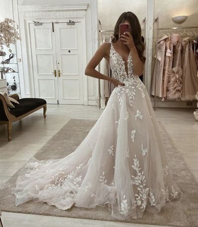 2022 Fashion Ball Gown V Neck Open Back Lace Wedding Dresses,777